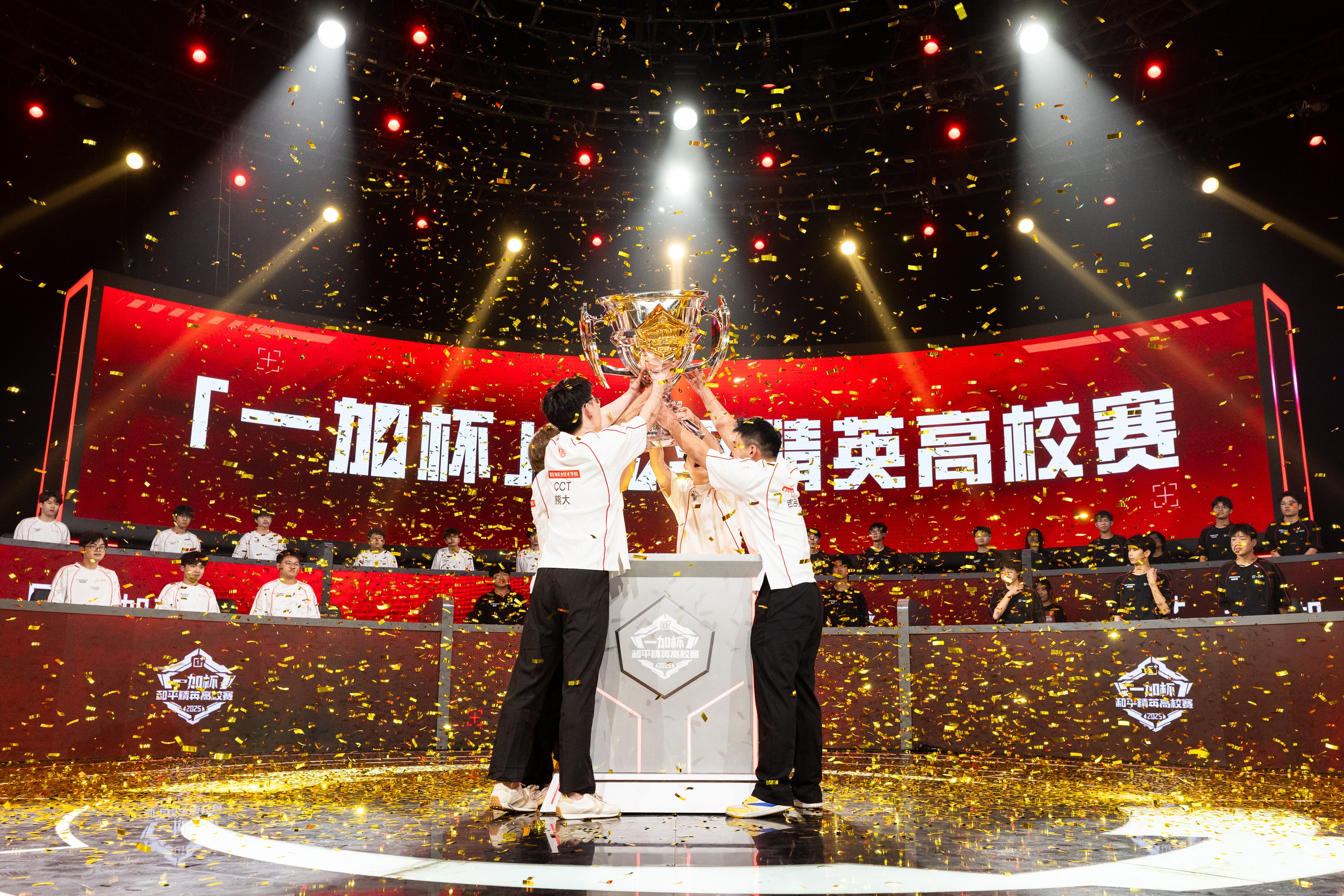 关于LGD血洗SHR，Gumayusi完成史诗逆转鏖战多局2025世界赛，技惊四座的信息