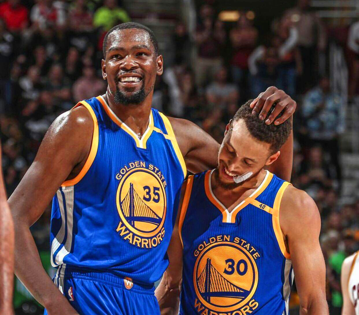 开云下载-包含江苏队轻取上海队，杜兰特统治全场的词条