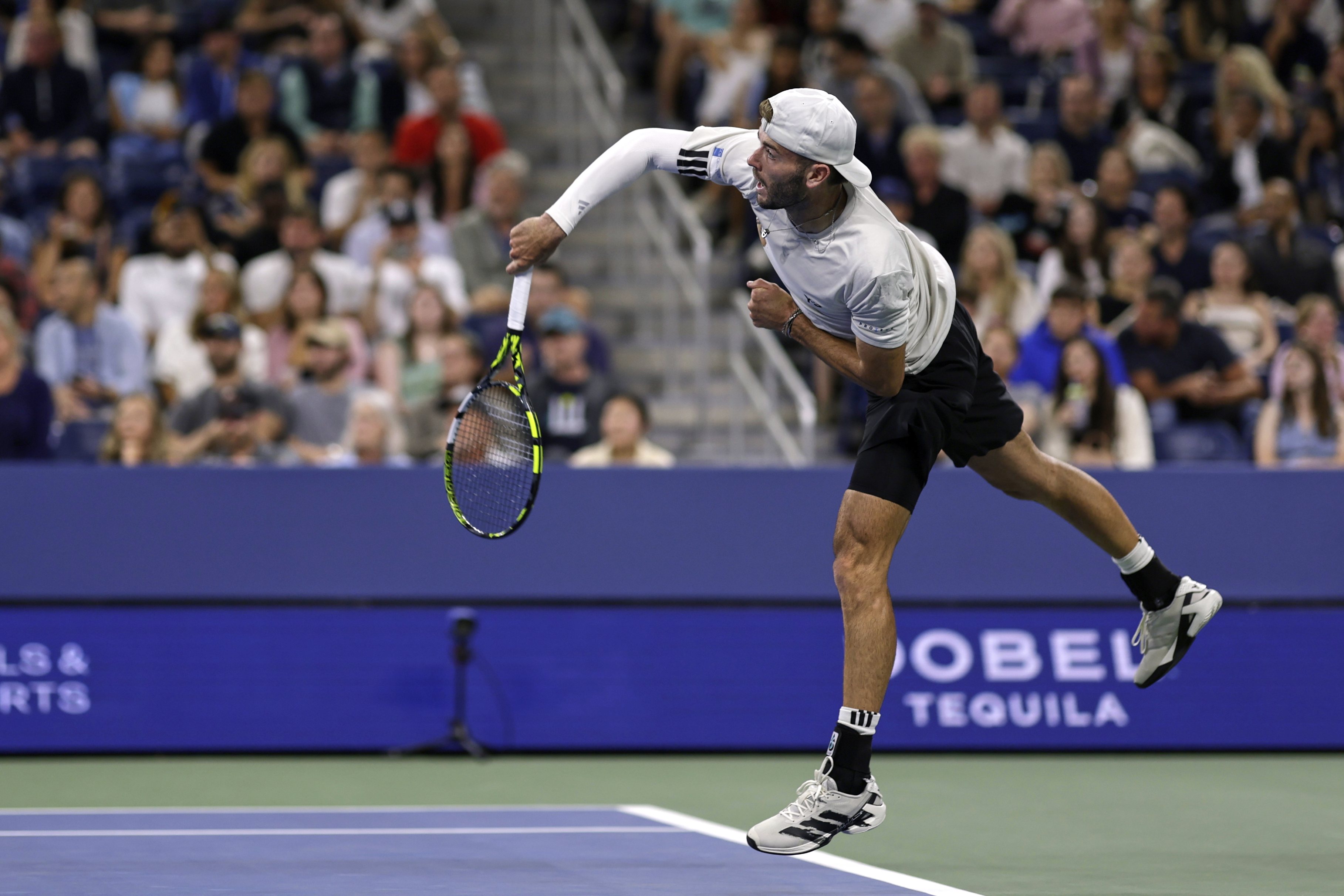 美国网球队碾压英国网球队，兹维列夫高光表现