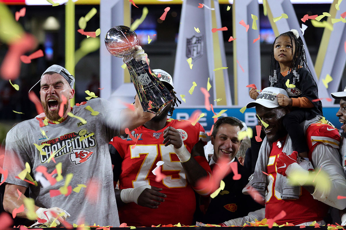 开云平台-关于戴维斯杯横扫年终总决赛，辛纳统治全场的信息