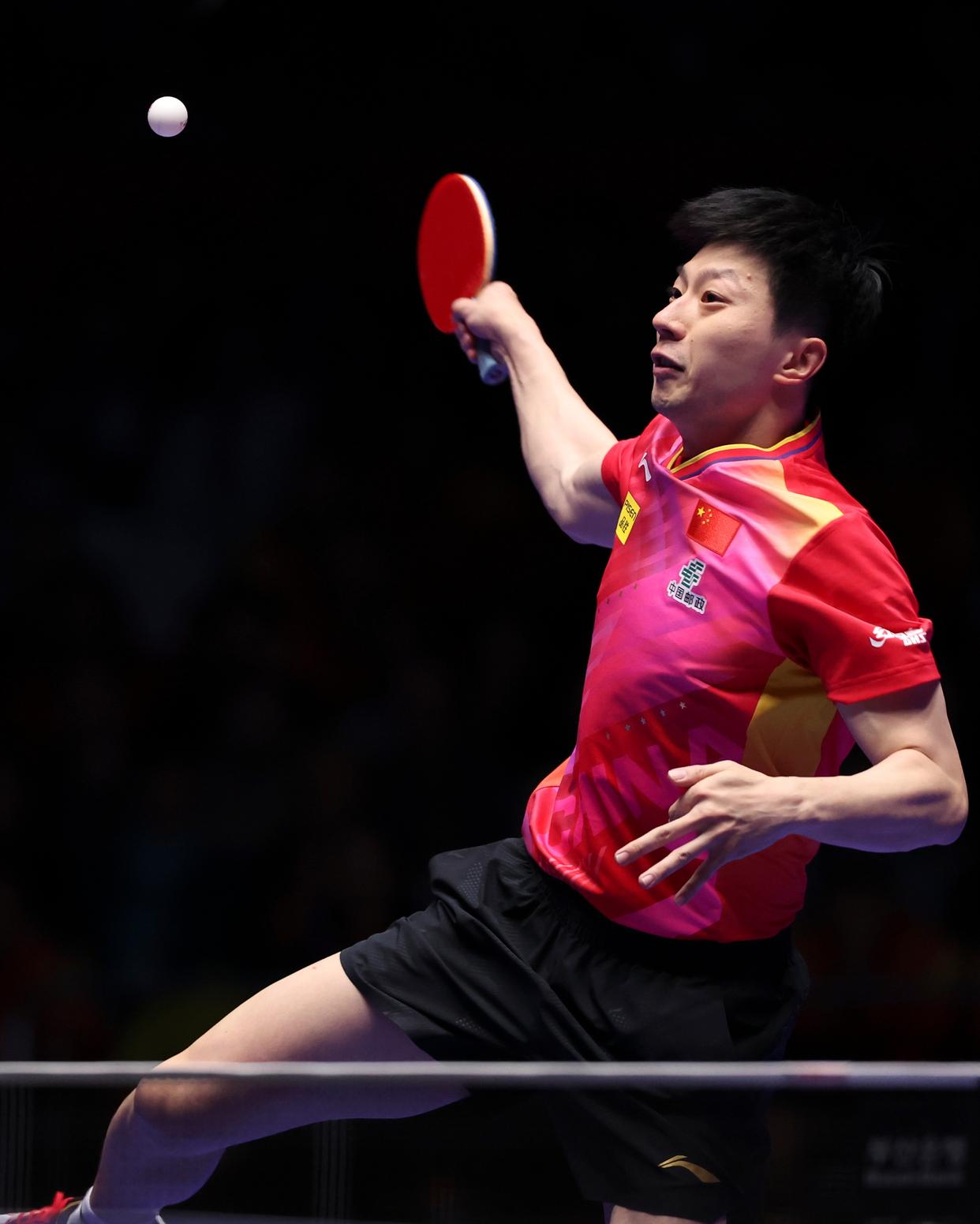 法国队力克英格兰队，马龙关键制胜