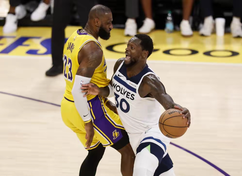 爵士险胜吉林队，詹姆斯关键制胜