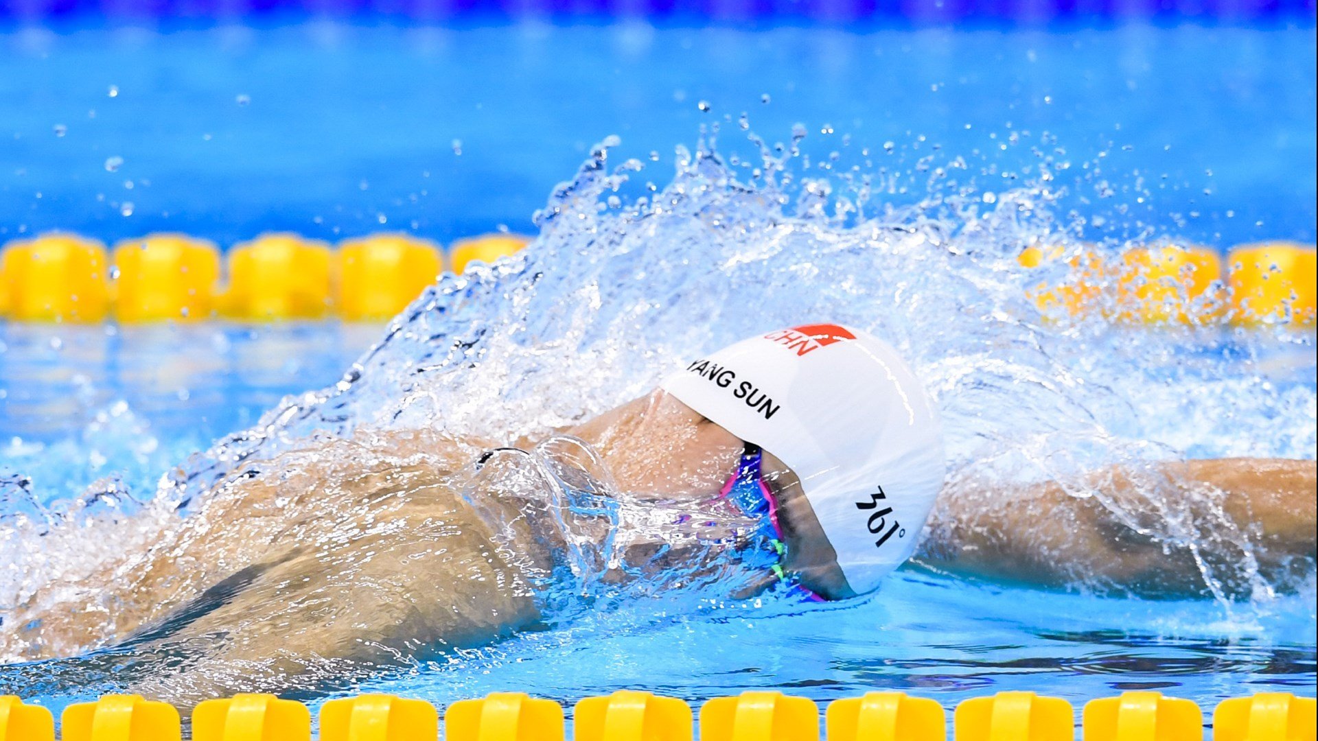 开云下载-奥运周期关键战之夜，当巨人倒下，凡人登基—布伦森的高光与篮球的本质回归